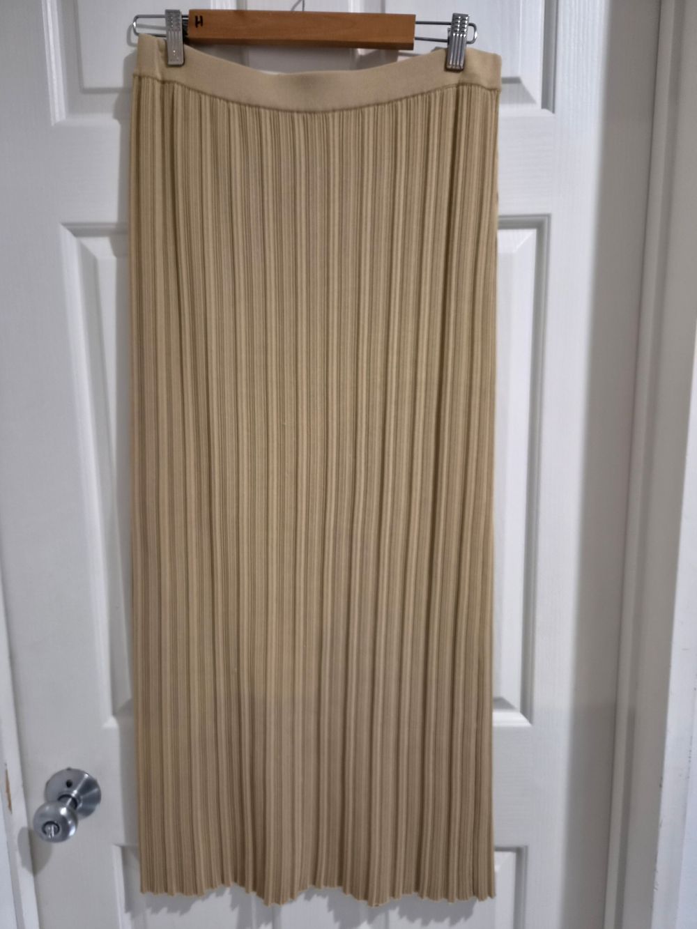 Country Road Beige Knit Midi Skirt