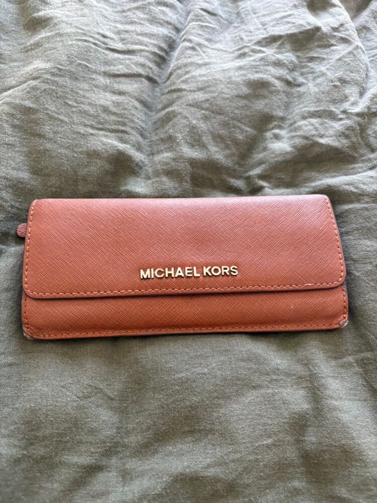 Michael Kors - Vintage 2010 Tan Wallet