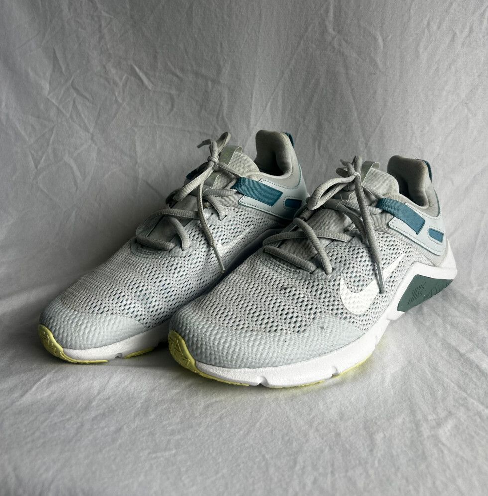 Nike Sneaker US9