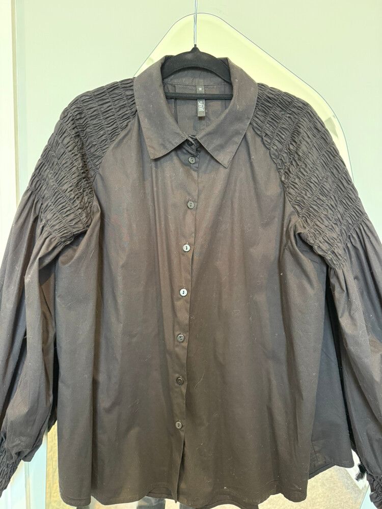 Black Balloon Sleeve Shirt