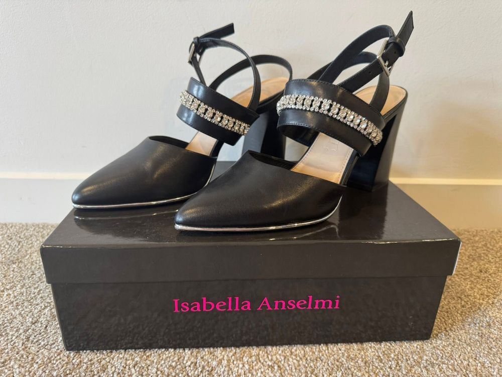 Isabella Anselmi Melinda Heels