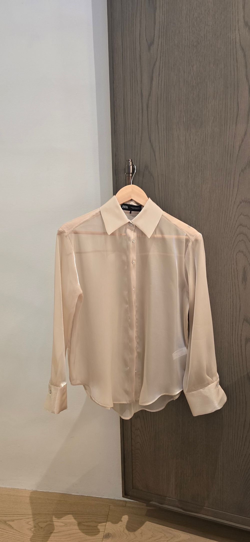 Zara - Zara champagne cream blouse with shell buttons S on Designer Wardrobe