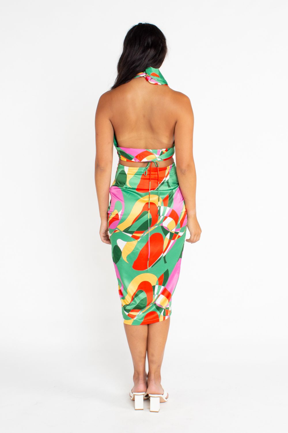 With Jean Naomi Set All The Dresses