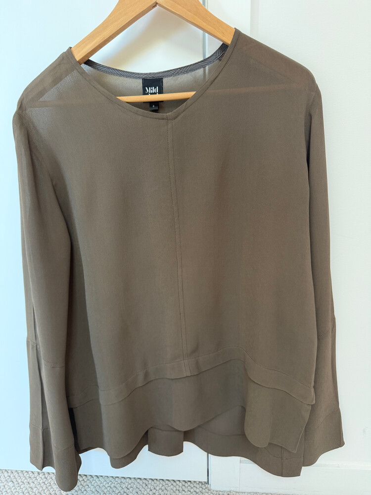 Mild Red Khaki Long Sleeve Top