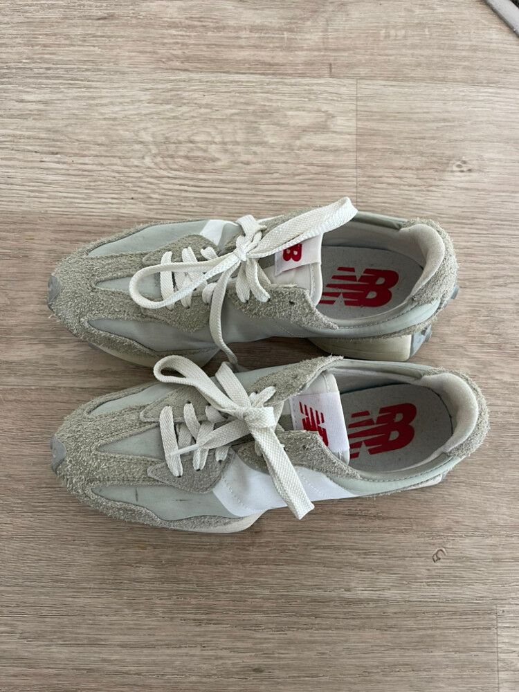 New Balance 327