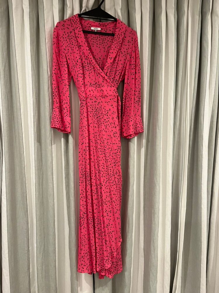 ganni barra crepe dress pink Ganni Barra Crepe Skirt in Hot Pink