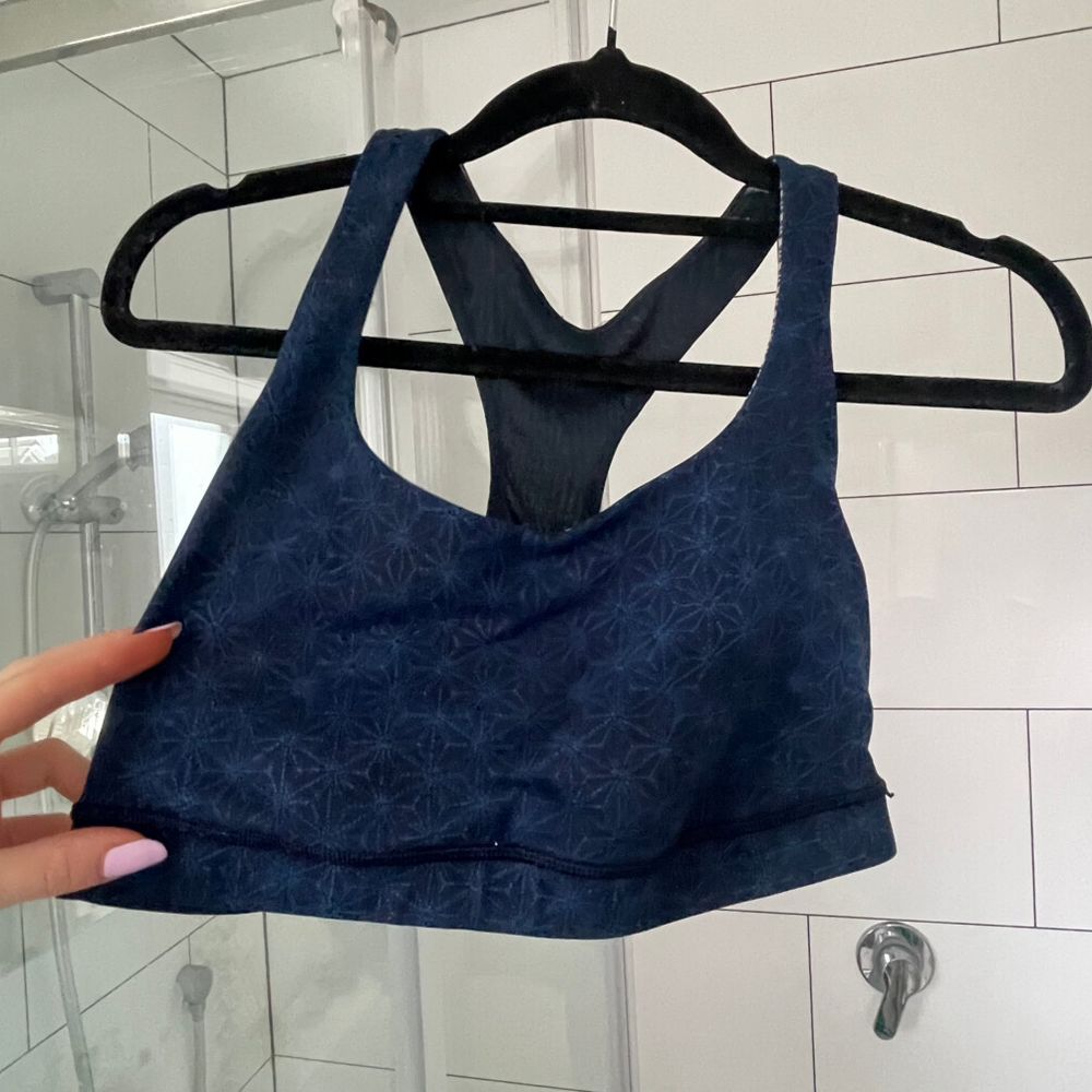 Lululemon navy sports bra