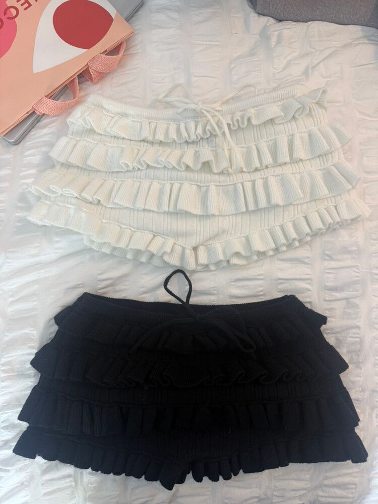 Alice In The Eve White and Black Shorts bundle