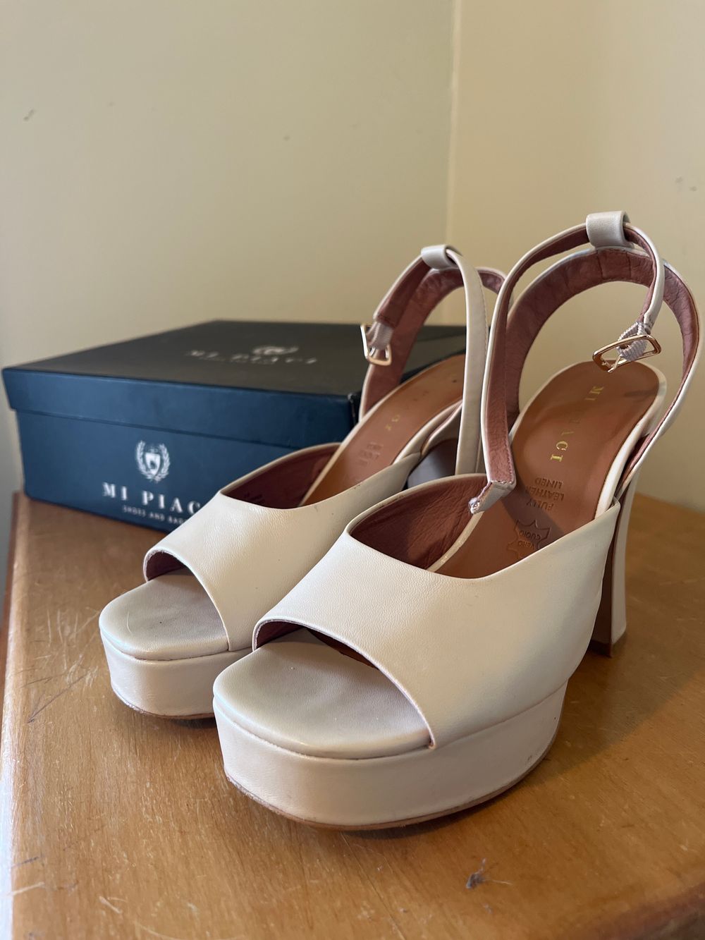 Ricco Platform sandals