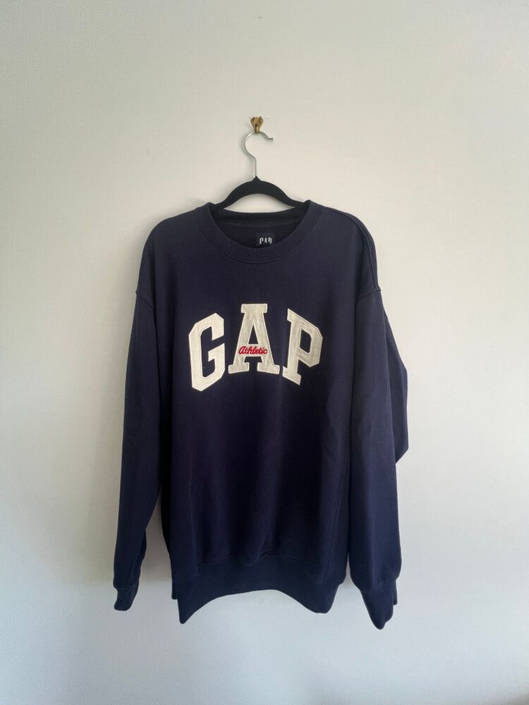 GAP crewneck