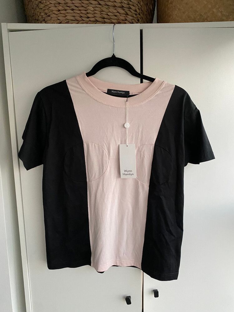 Wynn Hamlyn black tee with pink panel