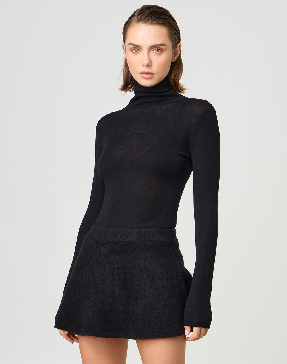 Knit a line mini skirt