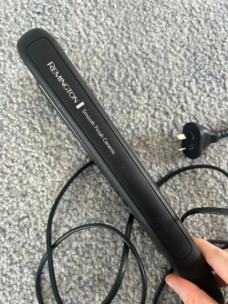 Remington hair straightener