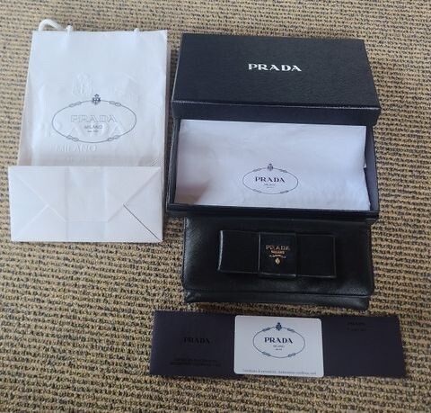 PRADA AUTHENTIC BLACK LEATHER BOW WALLET/WOC/CLUTCH & AUTELHENTICITY CARD & BOX & BAG