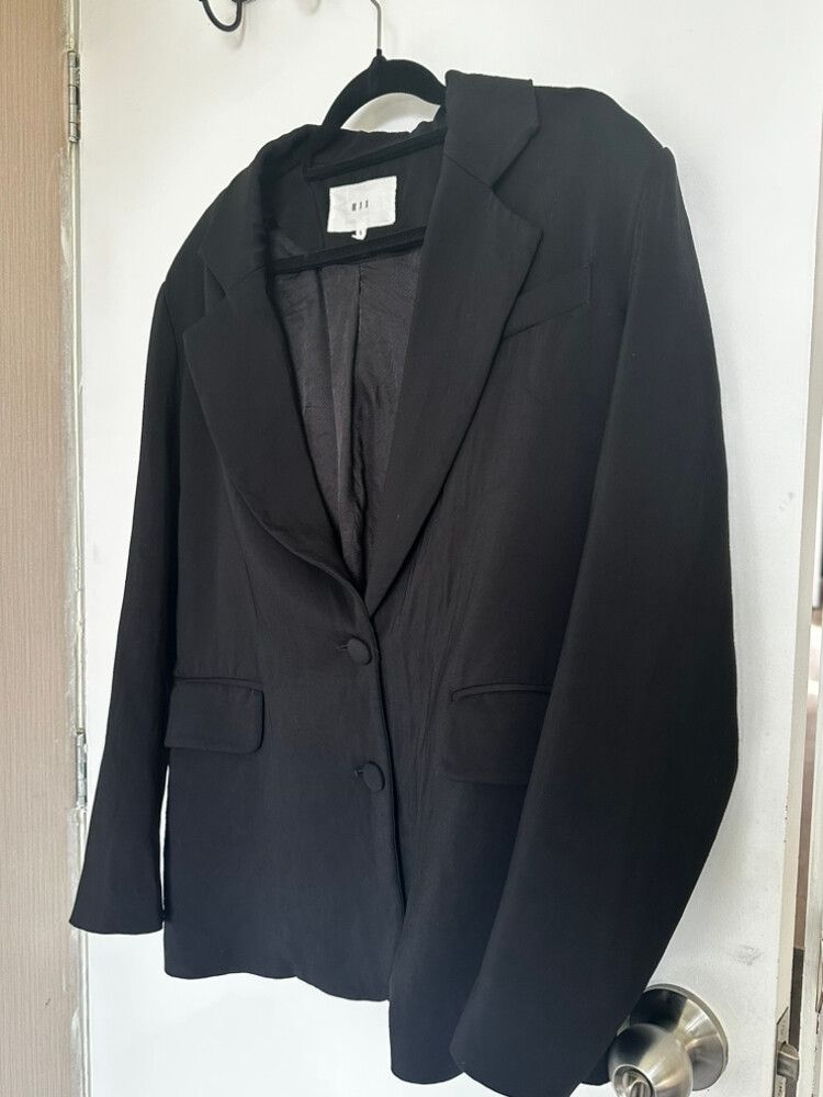 MAX Black Blazer
