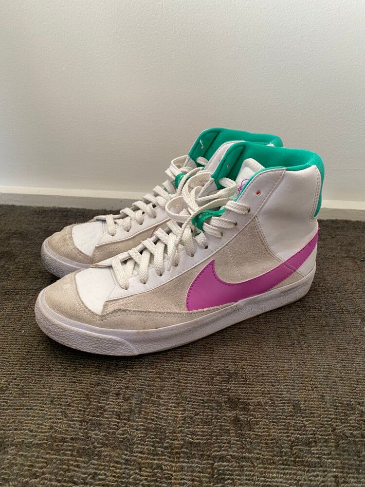nike blazers grey and pink