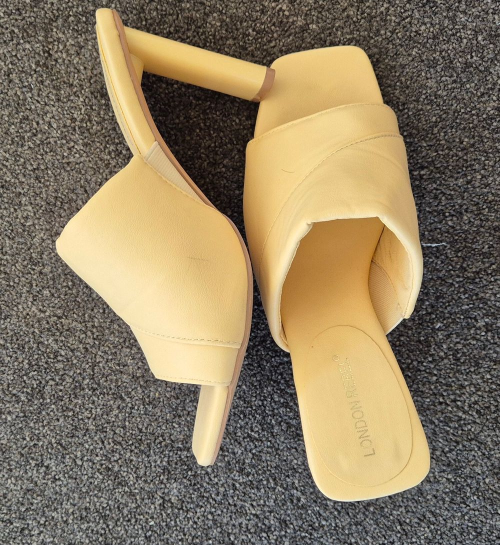 Lemon Yellow Mules