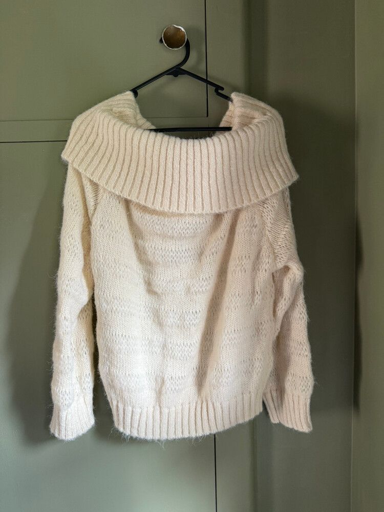 Off the shoulder knit - cotton on