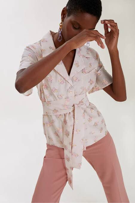 Pink floral metallic short sleeve shirt with tie