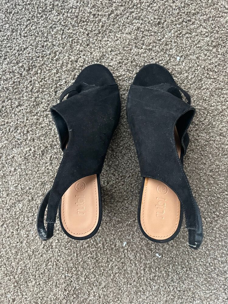 Black Felt Like High Heel