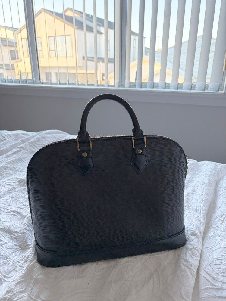 Louis Vuitton Epi Leather Alma PM
