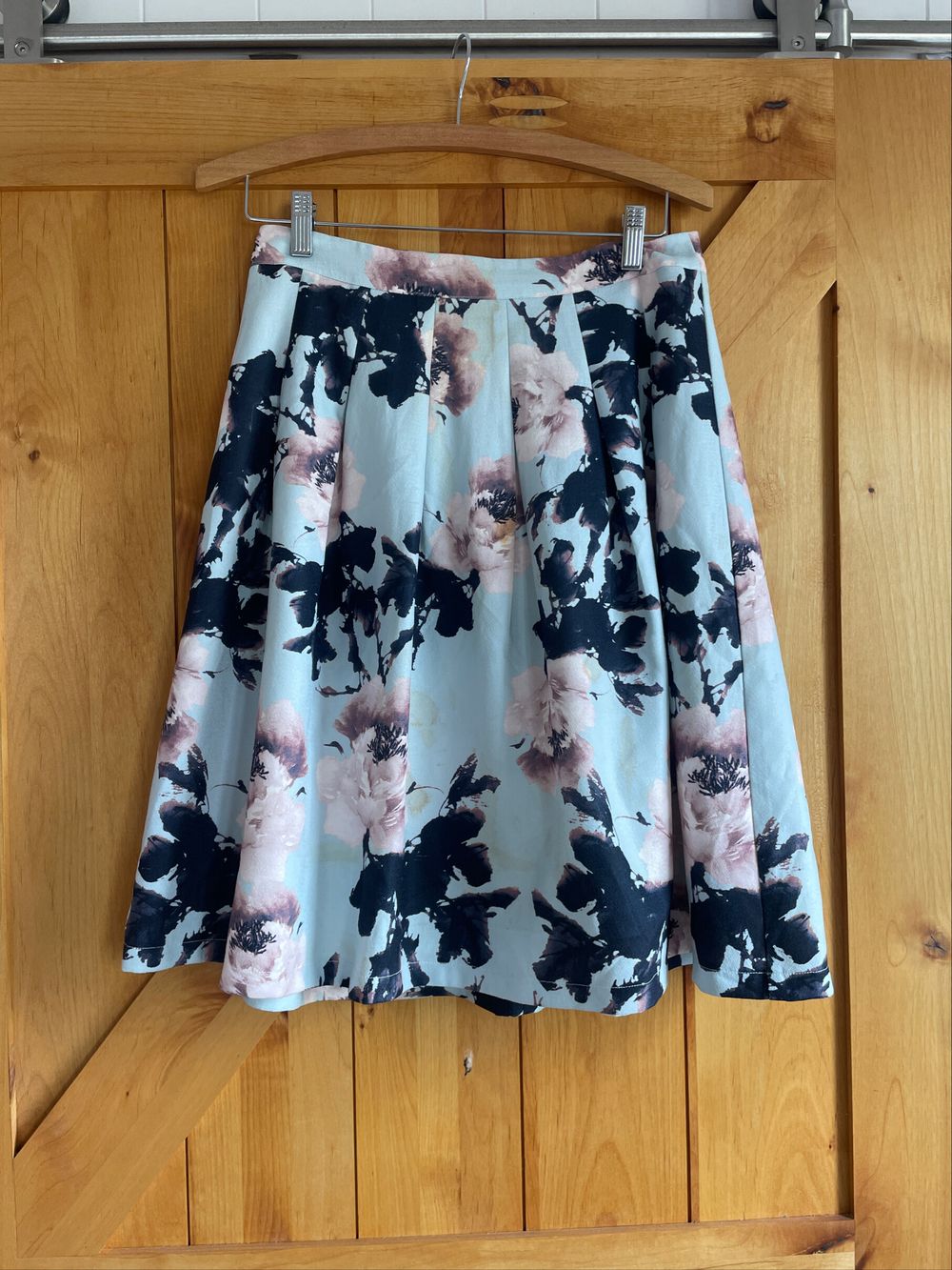 High waisted skirt