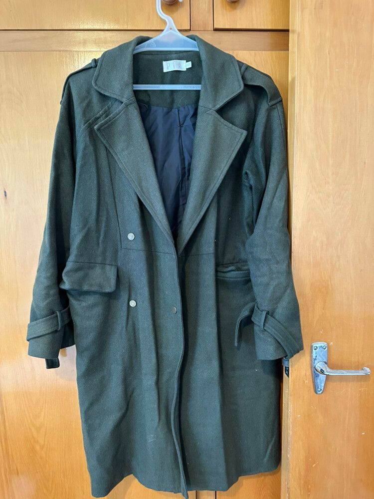 Pia khaki coat