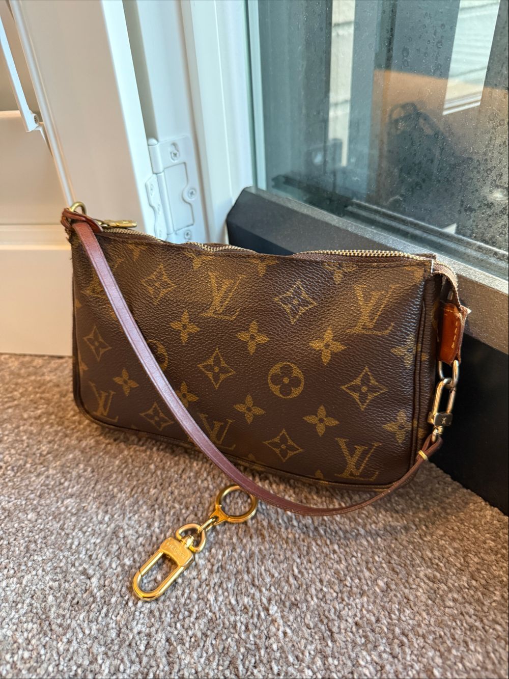 AUTHENTIC Louis Vuitton Monogram Shoulder Bag