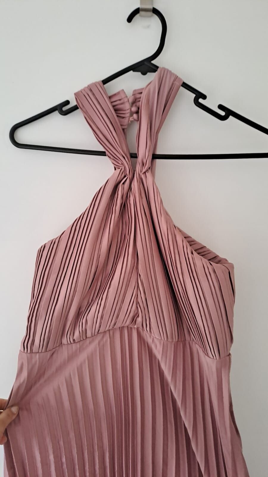 boohoo - Satin pleated halter neck maxi dress on Designer Wardrobe