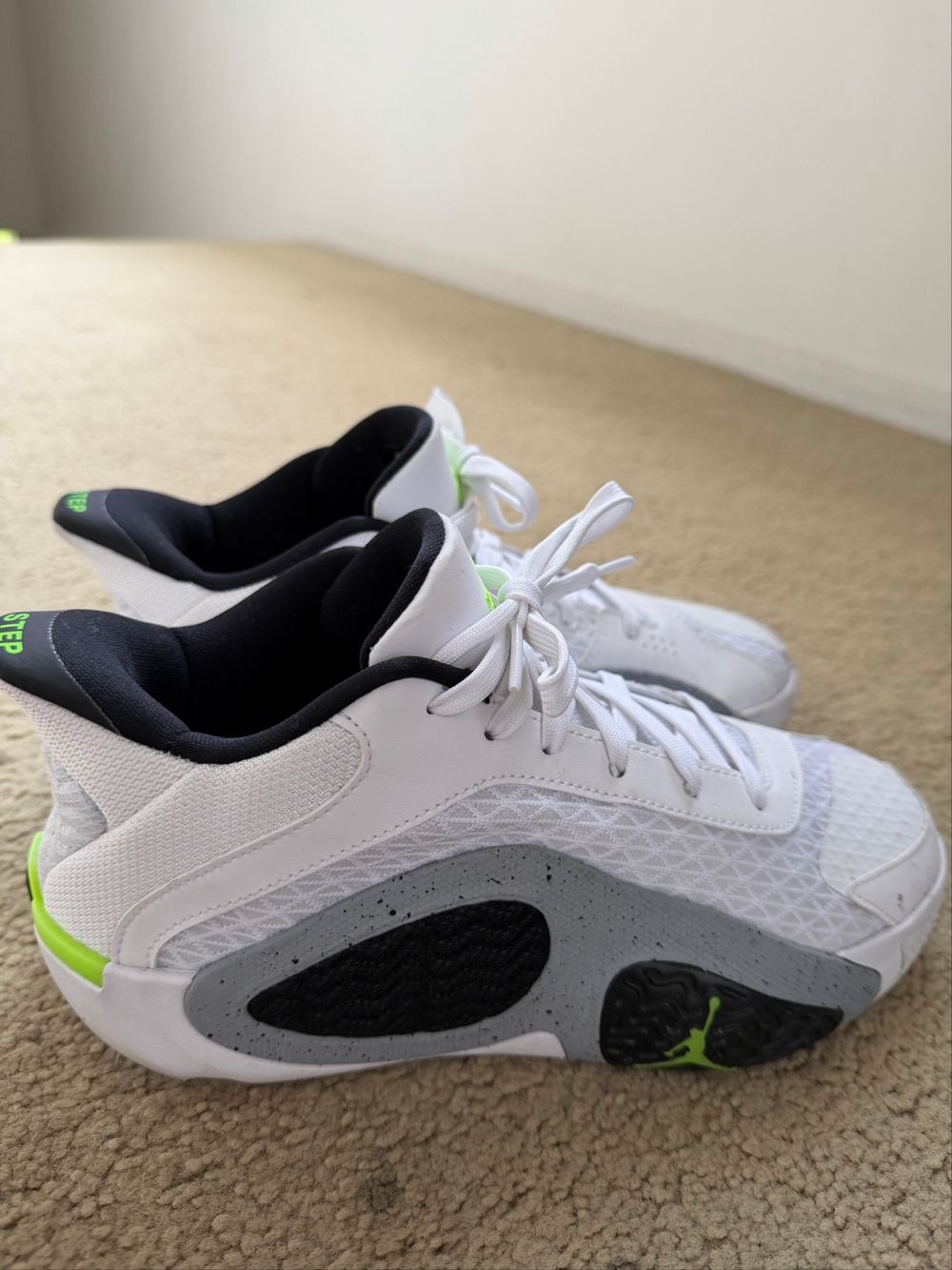 Jordan White Tatum 2 Sneakers