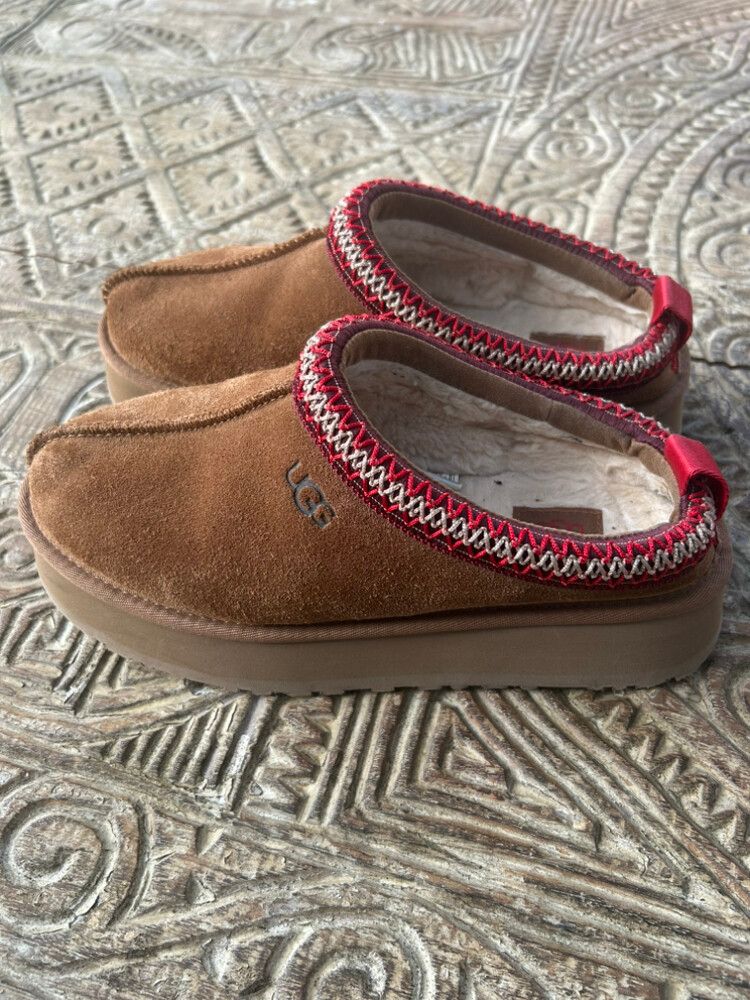 Women’s Tazz UGGs Sz9/40