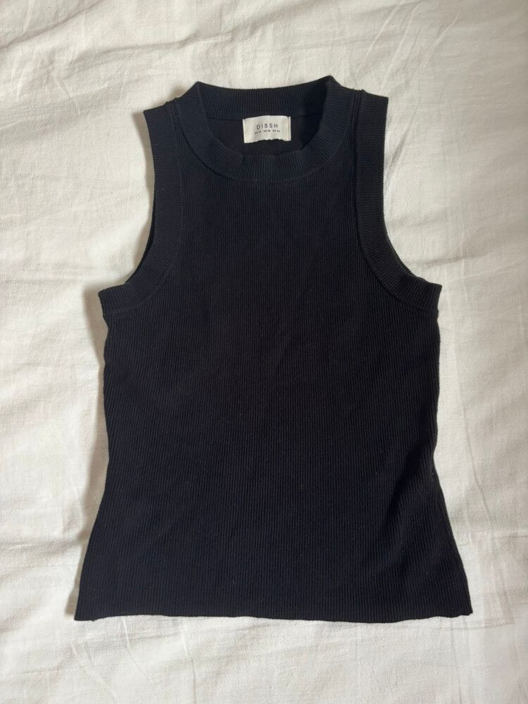 DISSH Black Ribbed Tank Top