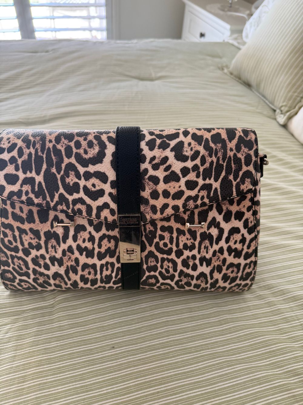 guess sholder bag