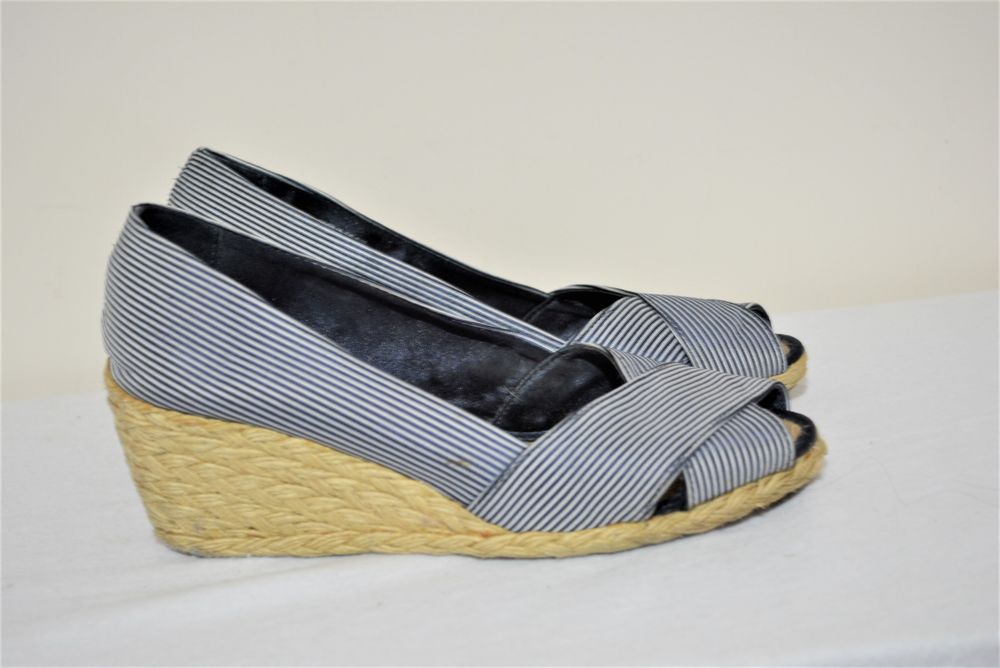 Ralph Lauren LAUREN BY RALPH LAUREN CECILIA WEDGE WOVEN HEELS WOMEN 8 on Designer Wardrobe