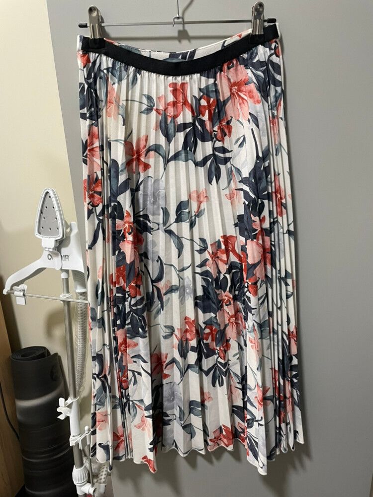 Floral Pleated Skirt