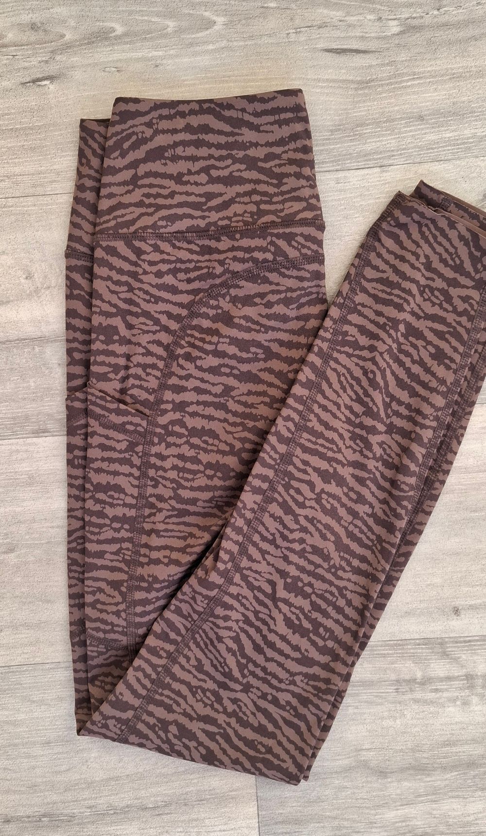 Stylerunner Brown Animal Print Leggings