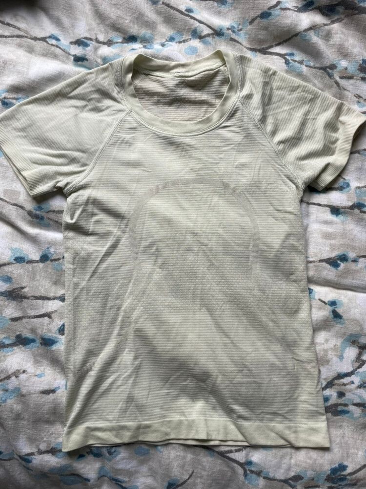 Lululemon swiftly tech short sleeve