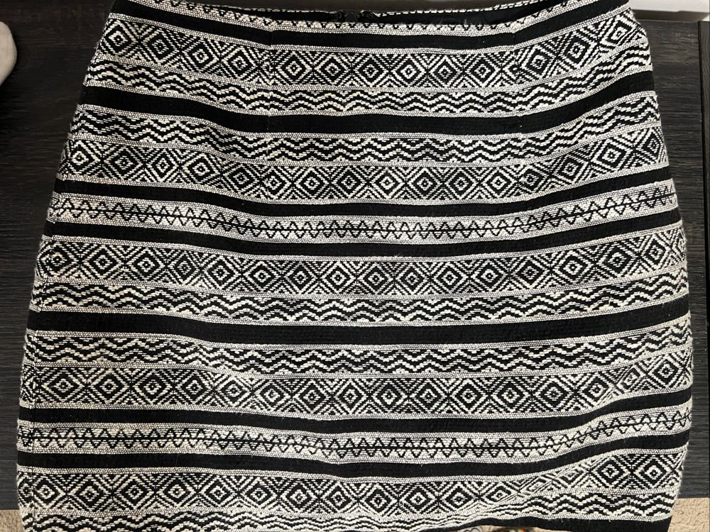 Forever New Black And White Patterned Skirt