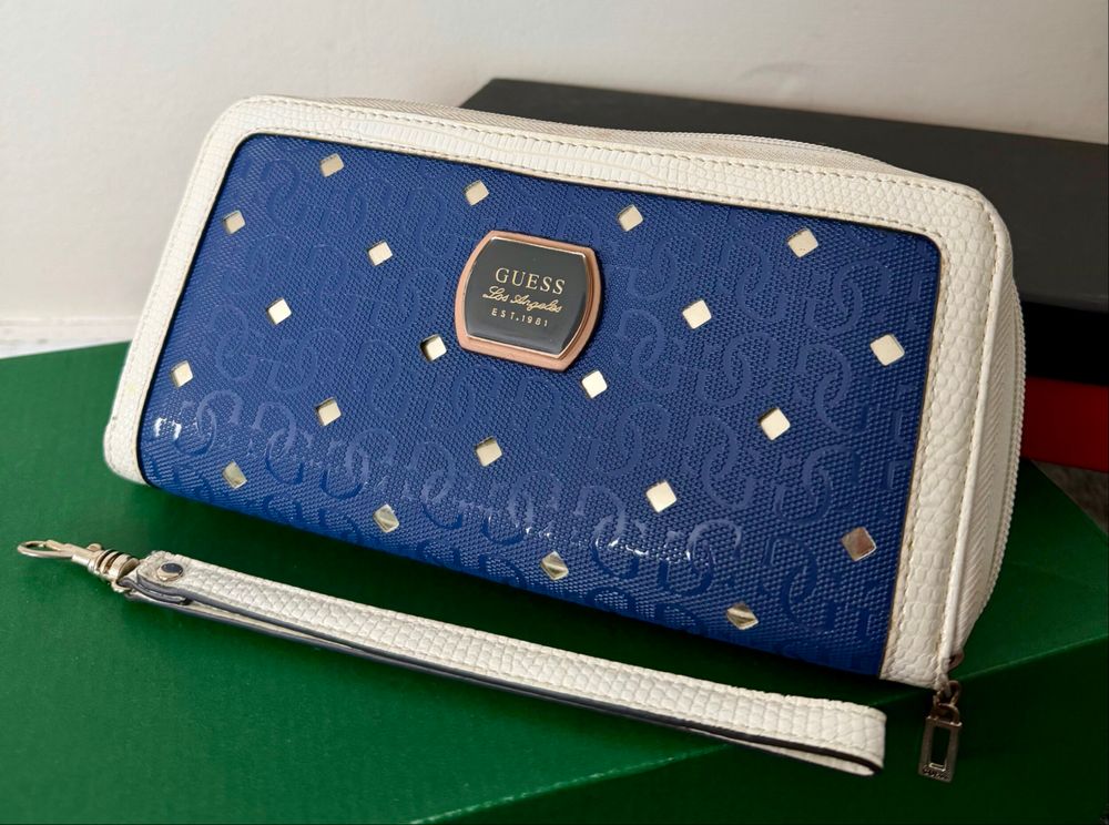 GUESS Wallet / Large Purse / Clutch