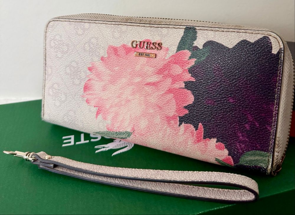 GUESS Wallet / Large Purse / Clutch [USED]