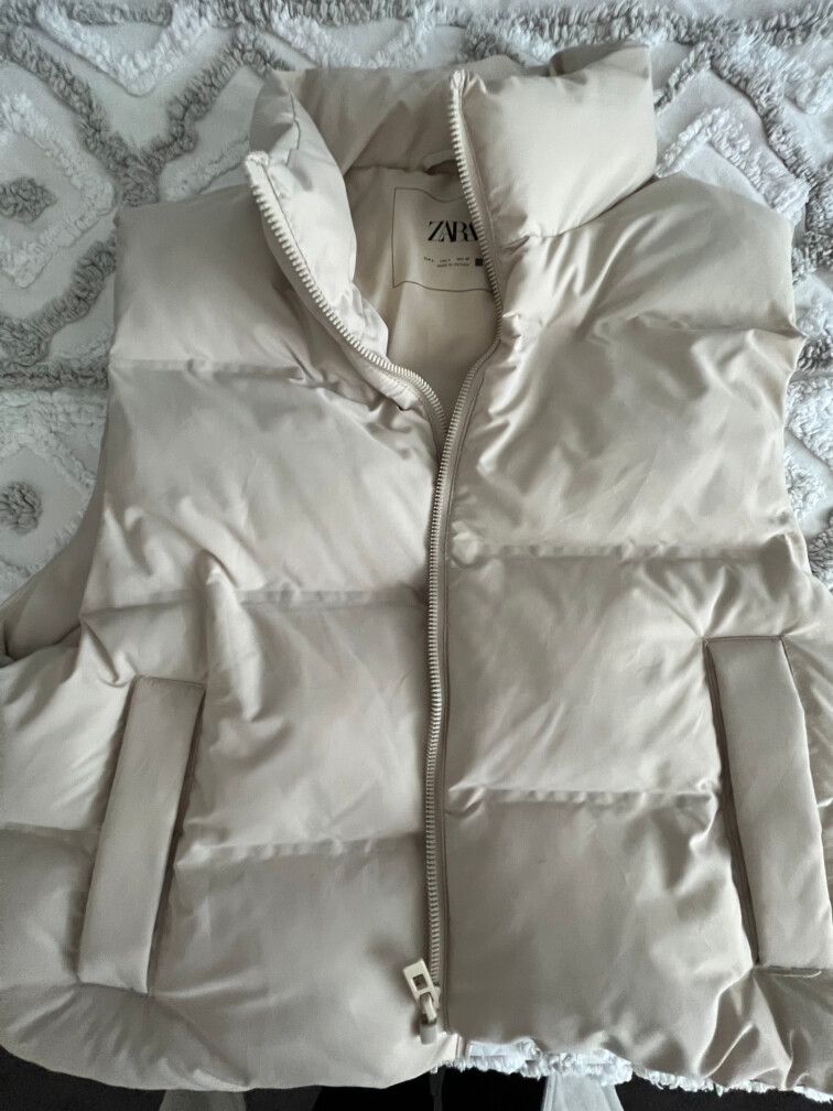 Zara white puffer vest Clearance
