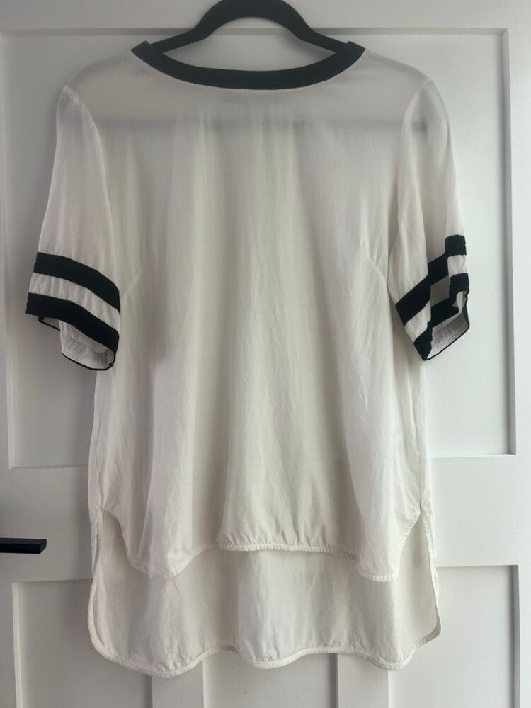 Decjuba Australia White & Black Contrast Short Sleeve Top