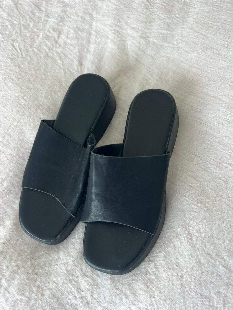 RUBI Black Mules Size 9/40