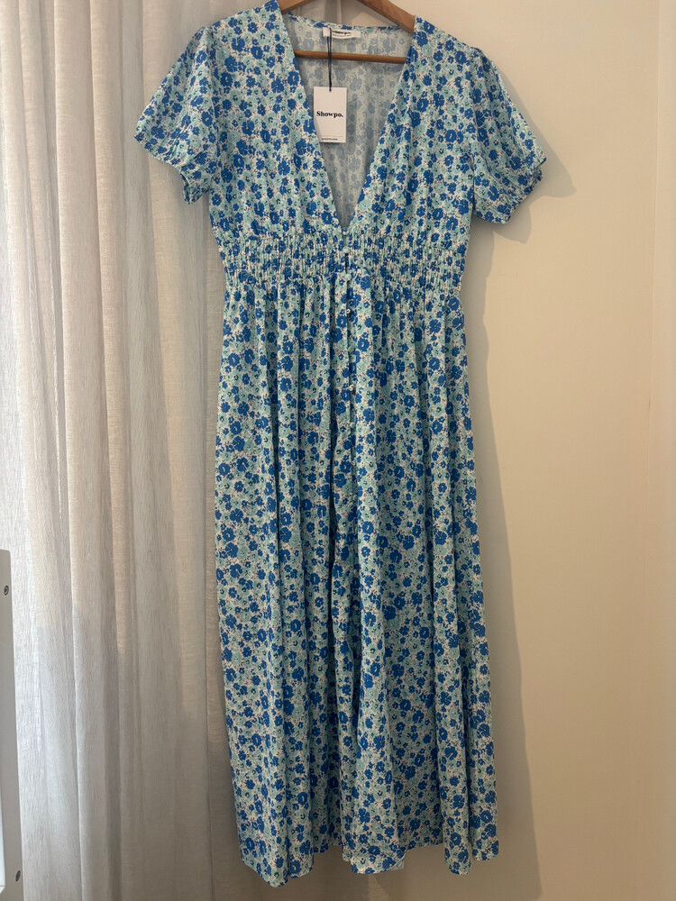 Showpo - Showpo Shirred Waist Maxi Dress NWT Blue Floral on Designer  Wardrobe