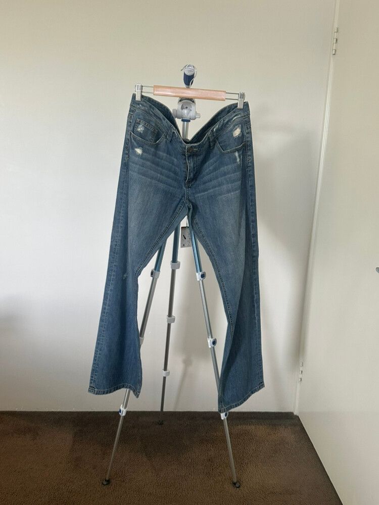 Relaxed Bootcut Blue Jeans