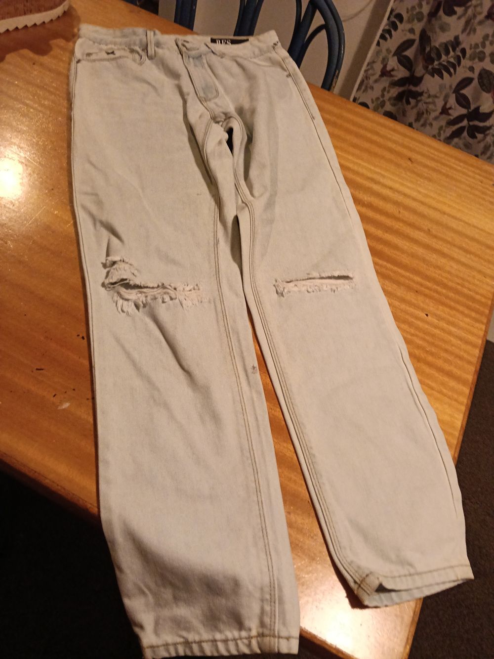 Res Denim Bleach Wash Ripped Jeans