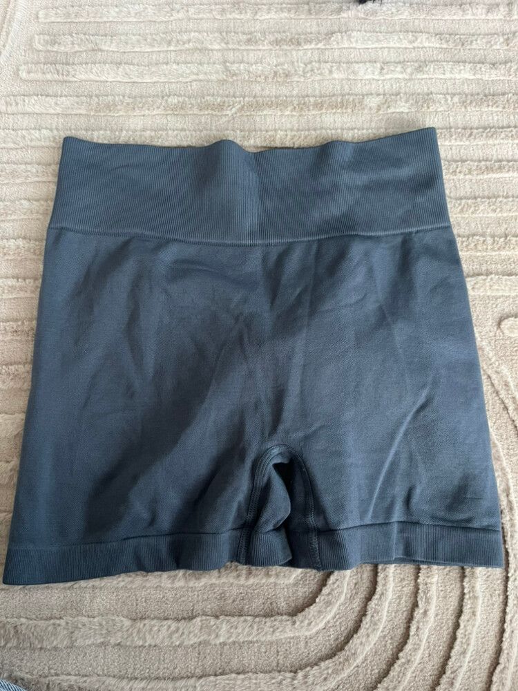 Blue scrunch bike shorts