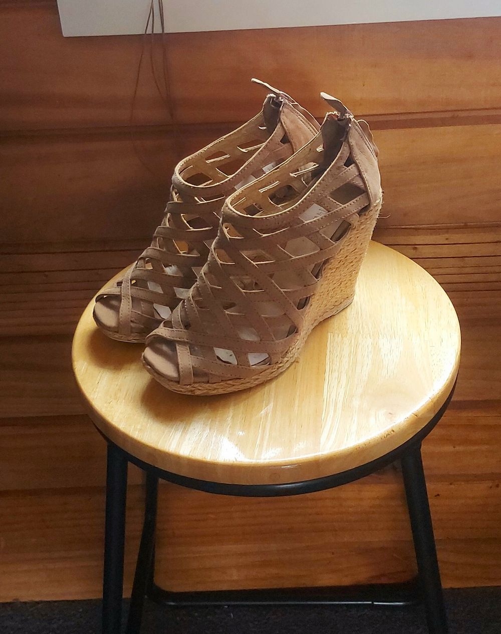 tan espadrille wedges