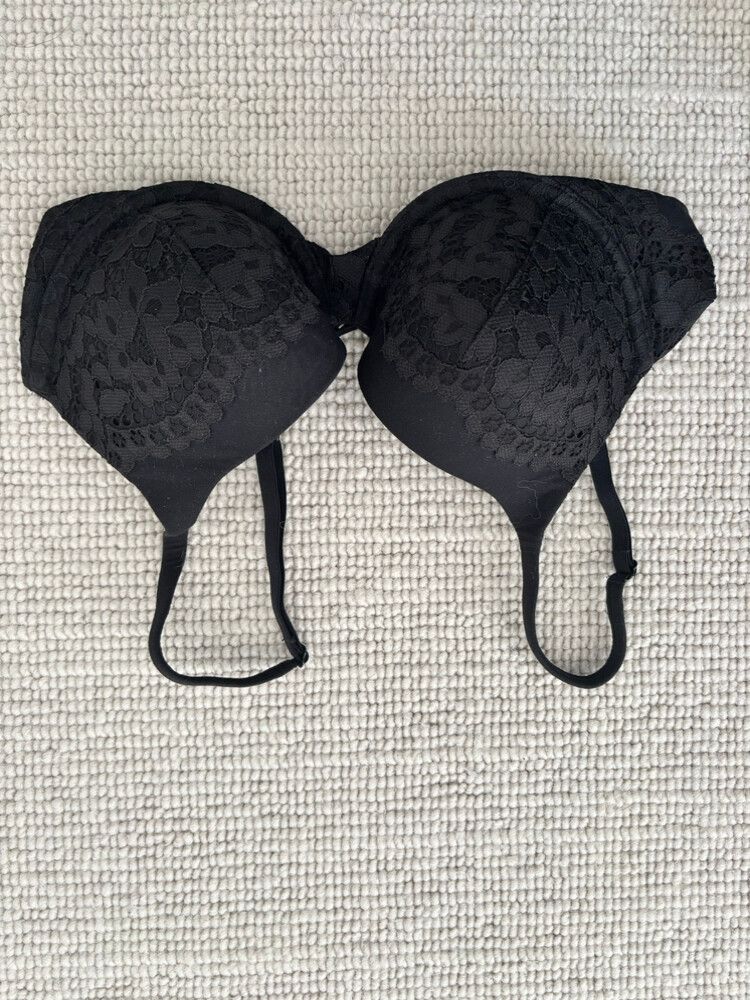 Victoria’s Secret brand new lace full coverage Bra