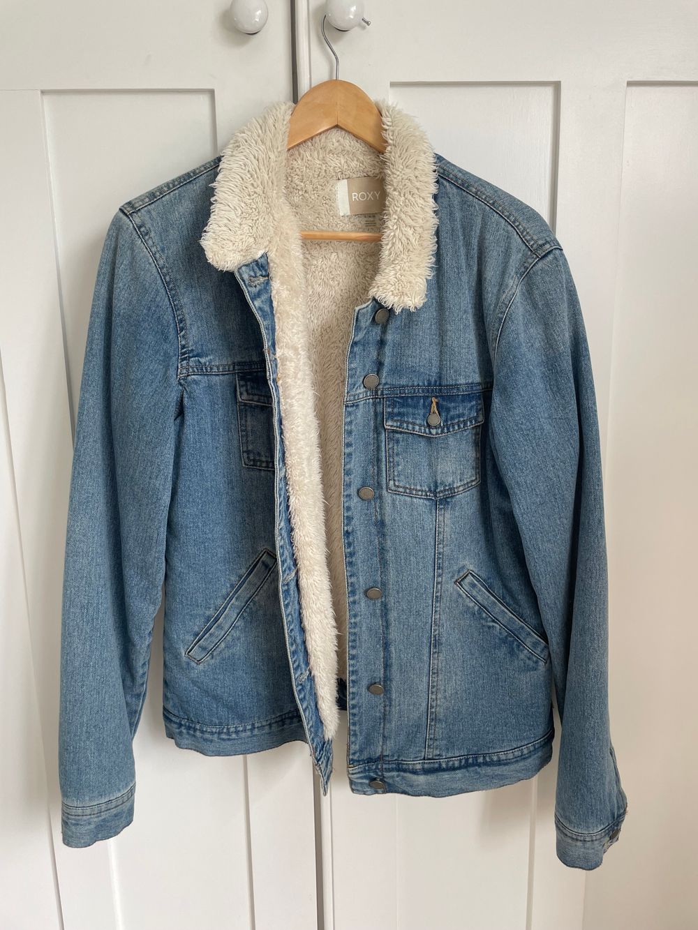 Denim jacket with fluffy lining